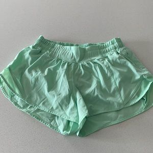 Lululemon hotty hot short green